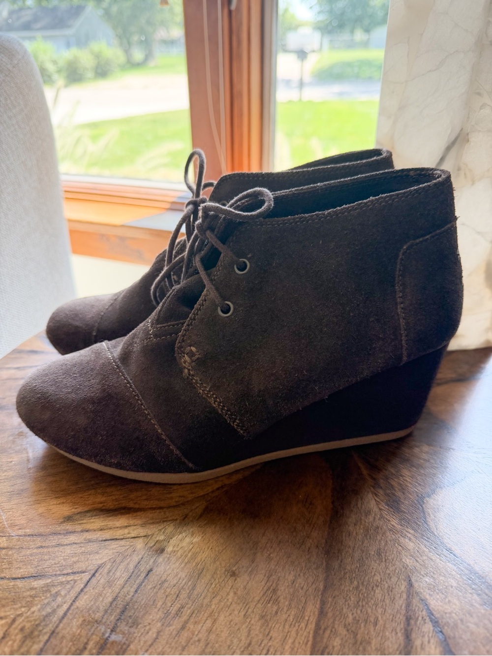 Women's Brown Suede Wedge Lace-Up wedges 8.5